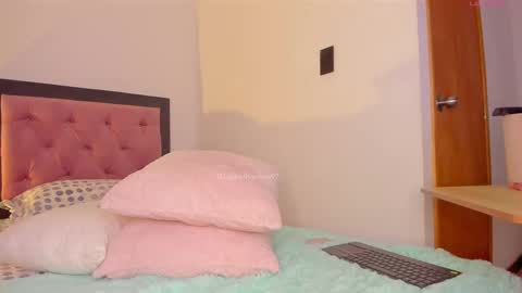 Kelly  online show from September 23, 11:19 am