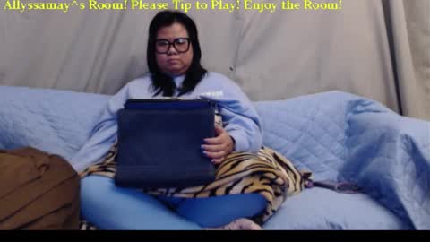 Allyssamay online show from February 4, 6:49 am