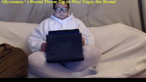 Allyssamay online show from January 14, 7:13 am