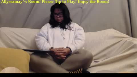 Allyssamay online show from November 26, 4:35 am