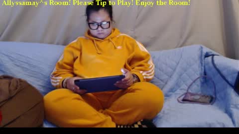 Allyssamay online show from January 16, 7:15 am