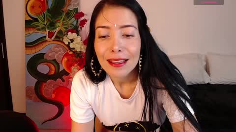 alma_art_ online show from February 1, 1:34 am