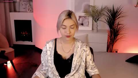 Alysia online show from September 29, 1:49 pm