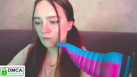 Snapshot of alyssa__scarlet chatting on October 23, 9:26 am Alyssa online show from October 23, 9:26 am