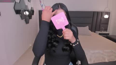 Aly  online show from November 12, 11:52 am