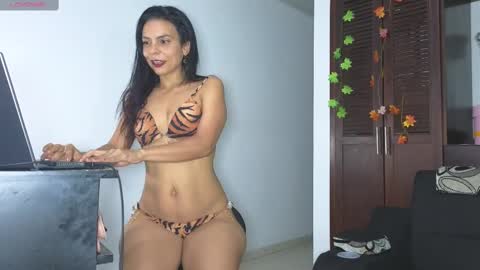 victoria milf online show from November 20, 7:26 pm