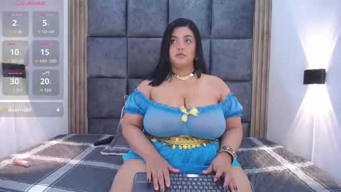 Snapshot of amandarousell chatting on October 30, 3:35 pm AmandaRousel  online show from October 30, 3:35 pm