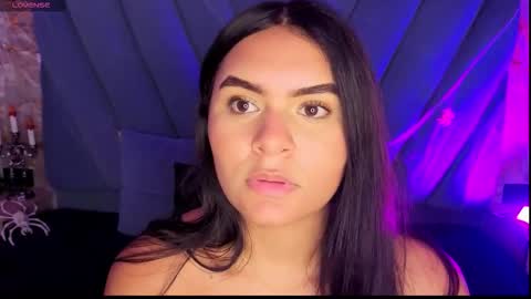 amarahanks_ online show from October 25, 4:36 pm