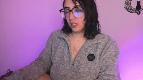 Snapshot of amaryllis_vizcaya chatting on December 31, 1:47 am  Katt   online show from December 31, 1:47 am