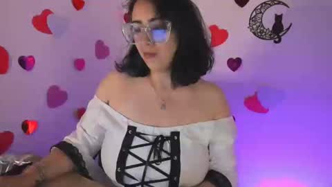 Snapshot of amaryllis_vizcaya chatting on February 17, 11:22 pm  Katt   online show from February 17, 11:22 pm