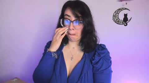 Snapshot of amaryllis_vizcaya chatting on January 28, 12:36 am  Katt   online show from January 28, 12:36 am