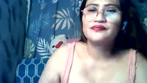 amazing angel online show from December 3, 8:00 pm