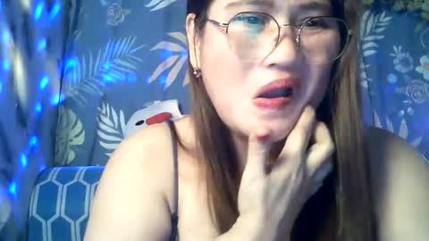 amazing angel online show from December 18, 9:30 pm