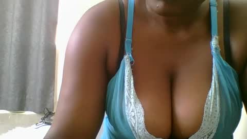 Mia online show from January 27, 7:56 am