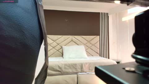 Ambar Ross online show from January 18, 7:04 pm