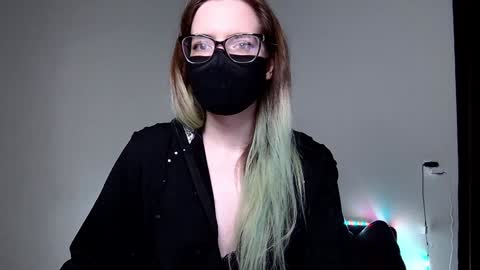 Amber non-nude model online show from December 12, 11:47 pm