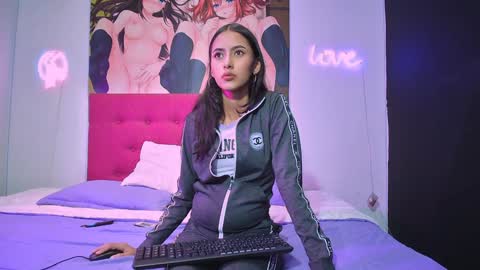 Snapshot of amberx_sweet chatting on January 9, 6:15 pm Amber  online show from January 9, 6:15 pm