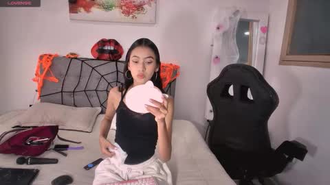 Snapshot of amberx_sweet chatting on October 23, 7:20 pm Amber  online show from October 23, 7:20 pm