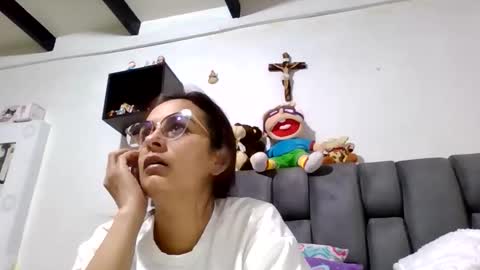 amelia online show from December 14, 3:56 am