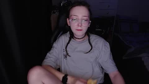 Amelia online show from November 22, 2:03 am