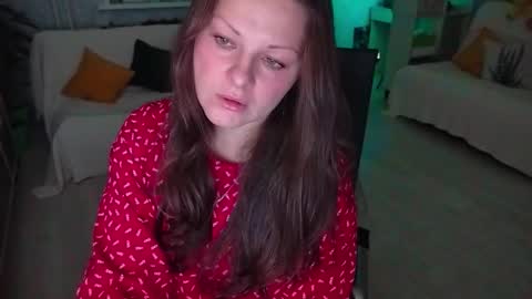 Mila online show from November 8, 8:03 pm