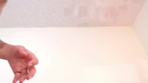 ammy_colins online show from December 16, 5:35 am