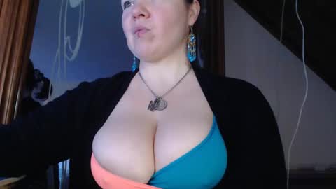 amorelara online show from January 23, 7:00 am