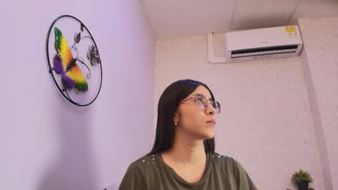 amy__wats0n online show from February 9, 7:05 pm