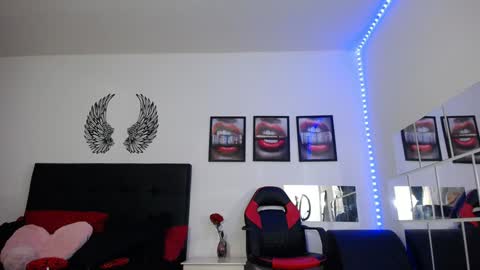 Amy online show from December 24, 4:51 pm