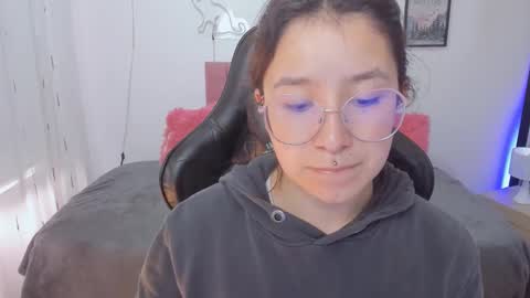 Amy sophia 3 online show from November 10, 1:06 pm