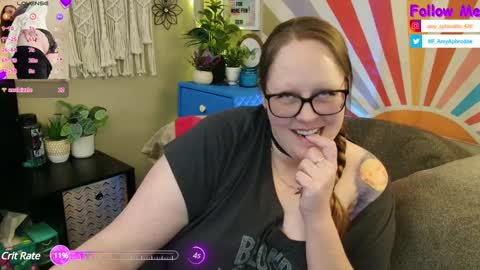 Snapshot of amyaphrodite chatting on February 16, 8:21 am  Amy Aphrodite  online show from February 16, 8:21 am