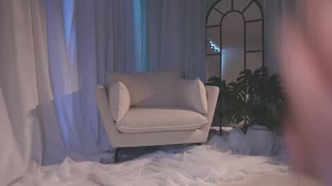 Amy Armstrong online show from February 21, 9:48 pm