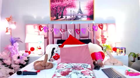 anaa_bellaa online show from February 6, 8:01 pm