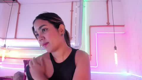 Anna online show from February 9, 6:43 pm