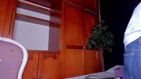 Anahi online show from November 4, 3:00 am