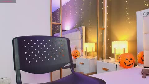 Anahi  online show from October 17, 8:34 pm