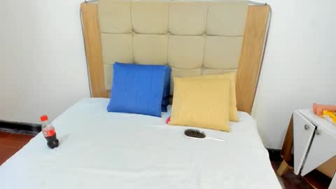 ANAIS EVANZ  online show from January 15, 7:01 pm