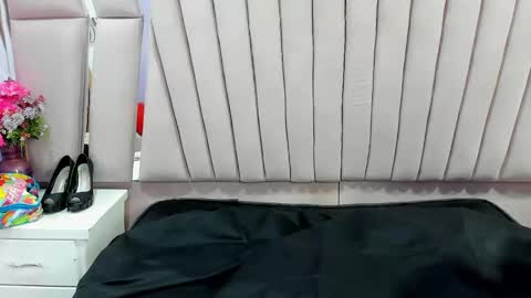 AbbyAndAntonela online show from February 15, 2:47 am