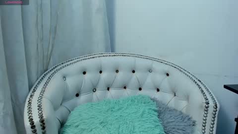 analia18  online show from February 21, 1:33 pm