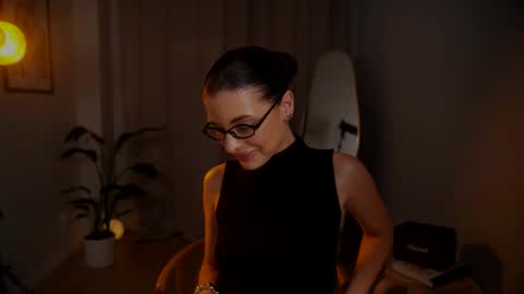 Ana online show from September 10, 9:15 pm