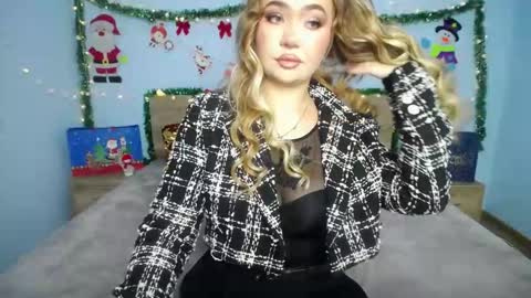 anastacyyellig online show from December 30, 8:04 pm