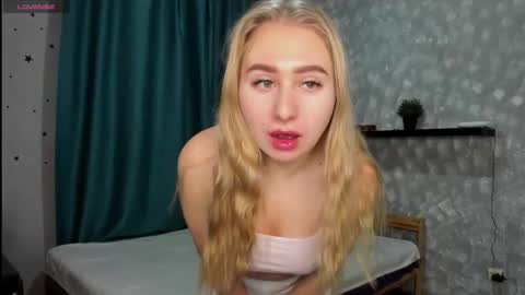 Snapshot of anastasia_gold1 chatting on November 2, 2:37 am anna online show from November 2, 2:37 am