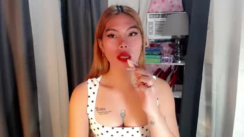 andrea06121998 online show from February 17, 1:43 pm