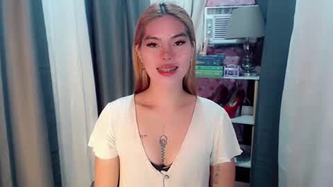 andrea06121998 online show from February 10, 11:13 am