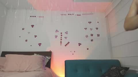 Snapshot of andrea_guz chatting on January 30, 2:06 am ANDREA IM INDEPENDENT MODEL online show from January 30, 2:06 am