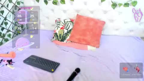 Naomi Andrea Daviss online show from September 26, 3:31 pm