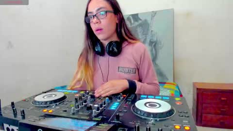 Snapshot of angel_blondie_ chatting on October 22, 2:16 am Anglica online show from October 22, 2:16 am