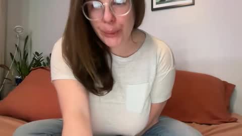 angelaray13654 online show from December 20, 5:22 am