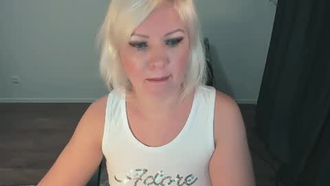 glow online show from February 5, 5:38 pm