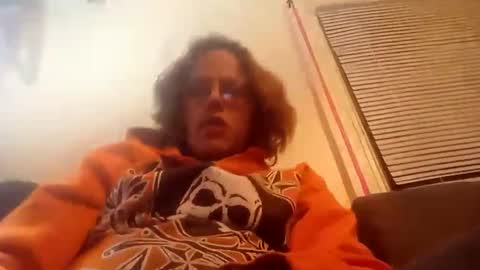 Angelbu online show from December 5, 9:50 am